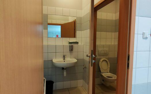 DO WYNAJĘCIA LOKAL BIUROWO – USŁUGOWY Z WITRYNAMI