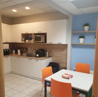 LOKAL BIUROWO – USŁUGOWY DO WYNAJĘCIA – 142 m2