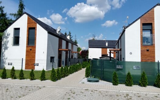 SPRZEDANE JESIEŃ 2023r – DOMY DWULOKALOWE W JELCZU – LASKOWICACH