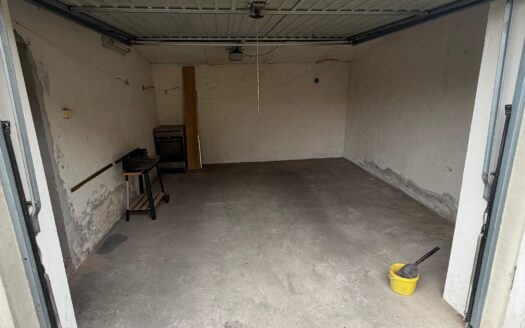 DĘBNO (powiat trzebnicki) – NA SPRZEDAŻ MIESZKANIE Z OGRODEM I GARAŻEM